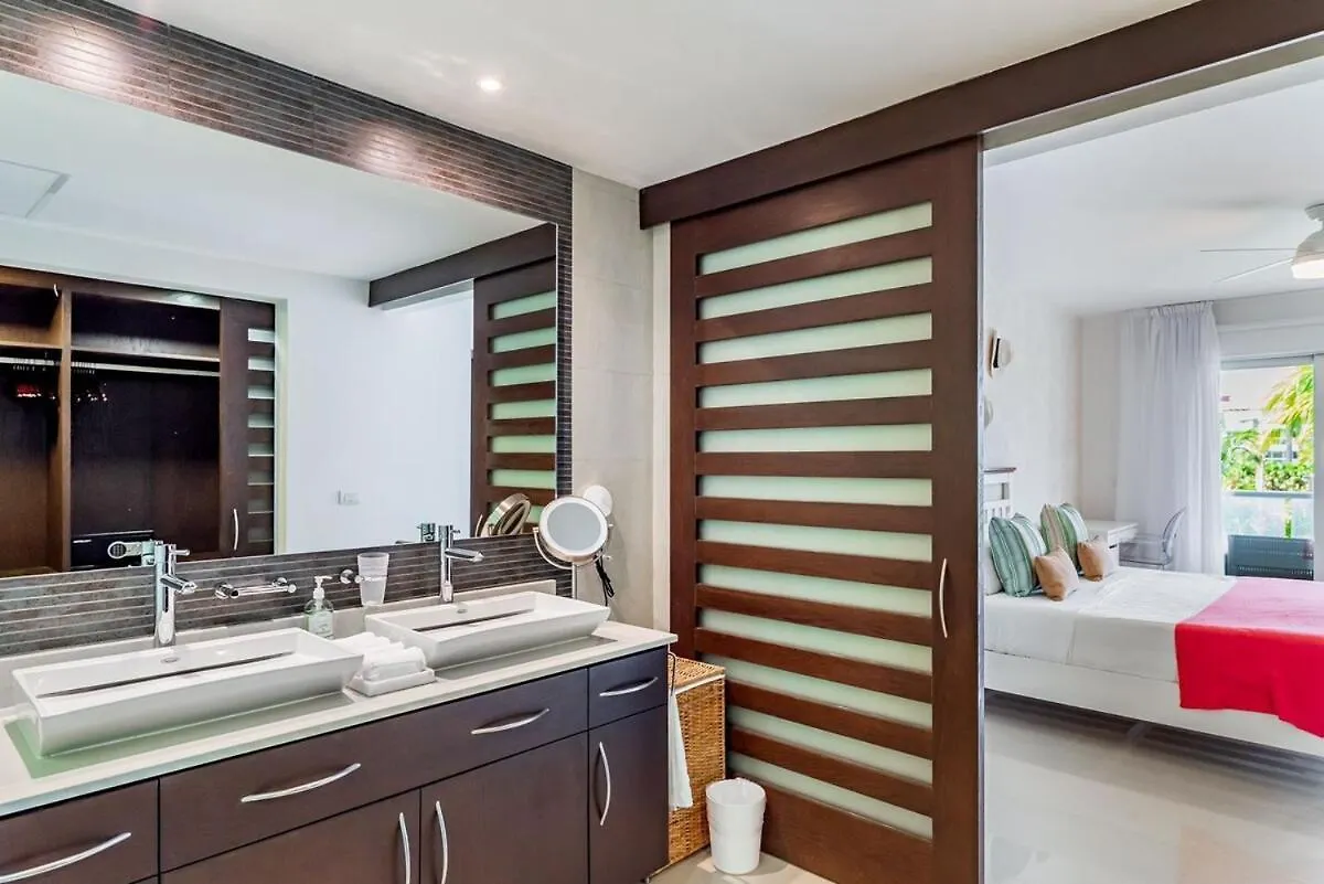 Luxury Ocean View Condo In Mareazul Beach Front - Almajuma House Playa del Carmen